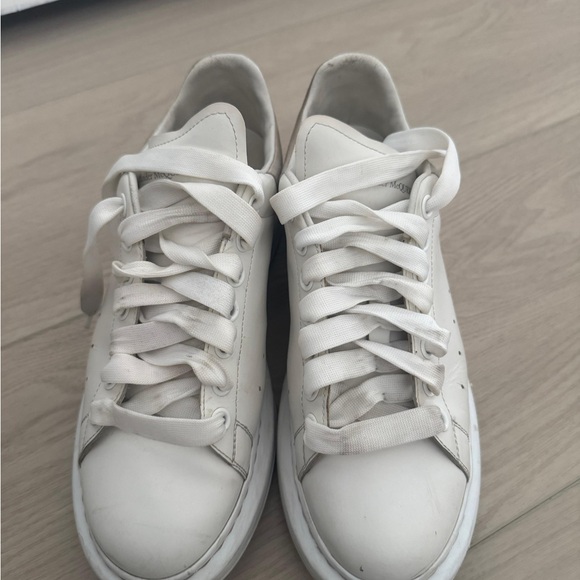 Alexander mcqueen authentic White and Gray Sneakers - Picture 2 of 4